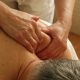 Schulterschmerzen lassen sich mit einer Kombination aus Akupunktur und Tuina-Massage gut lindern und behandeln.
